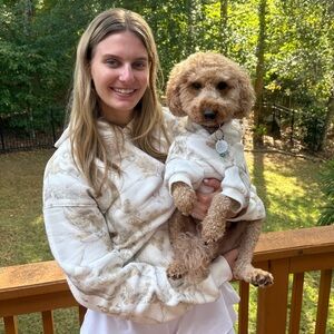 Meet your Posher, Elise